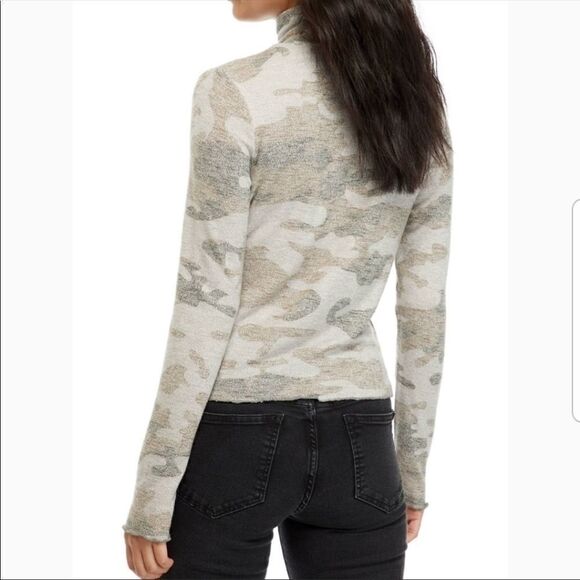 Love Fire camo blouse NWOT S - Picture 2 of 5
